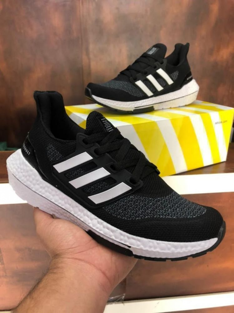 Tênis Ultraboost - Preto/Branco